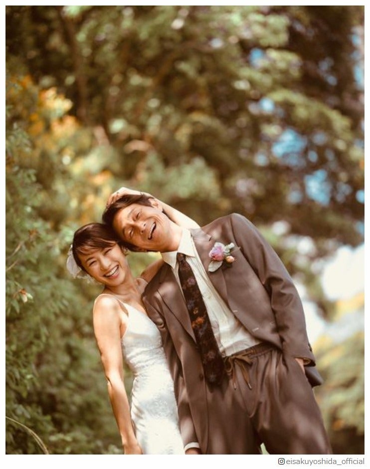 吉田栄作＆内山理名、ウエディングショット公開　結婚1周年を報告