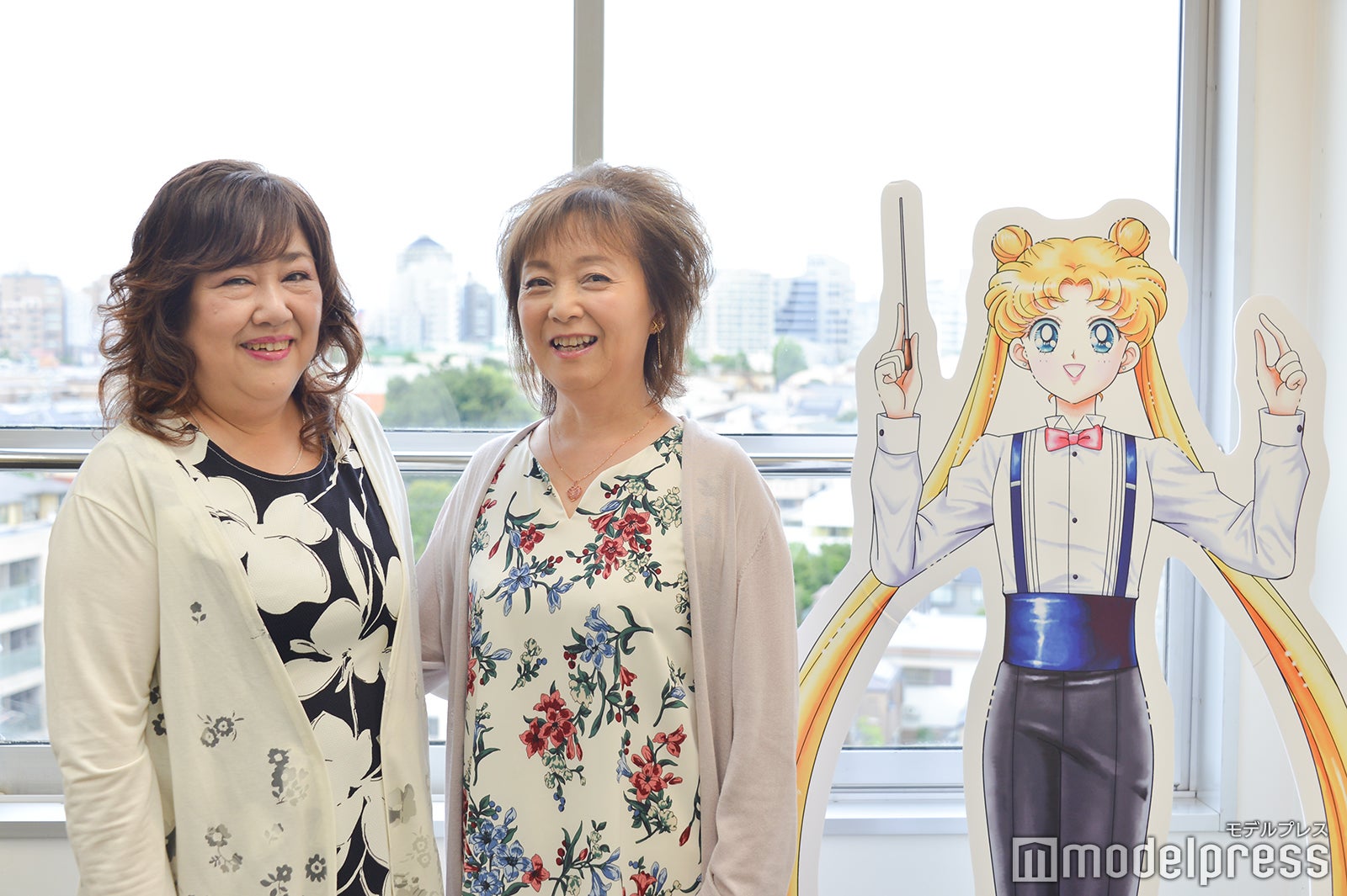 （左から）小坂明子、堀江美都子 （C）モデルプレス