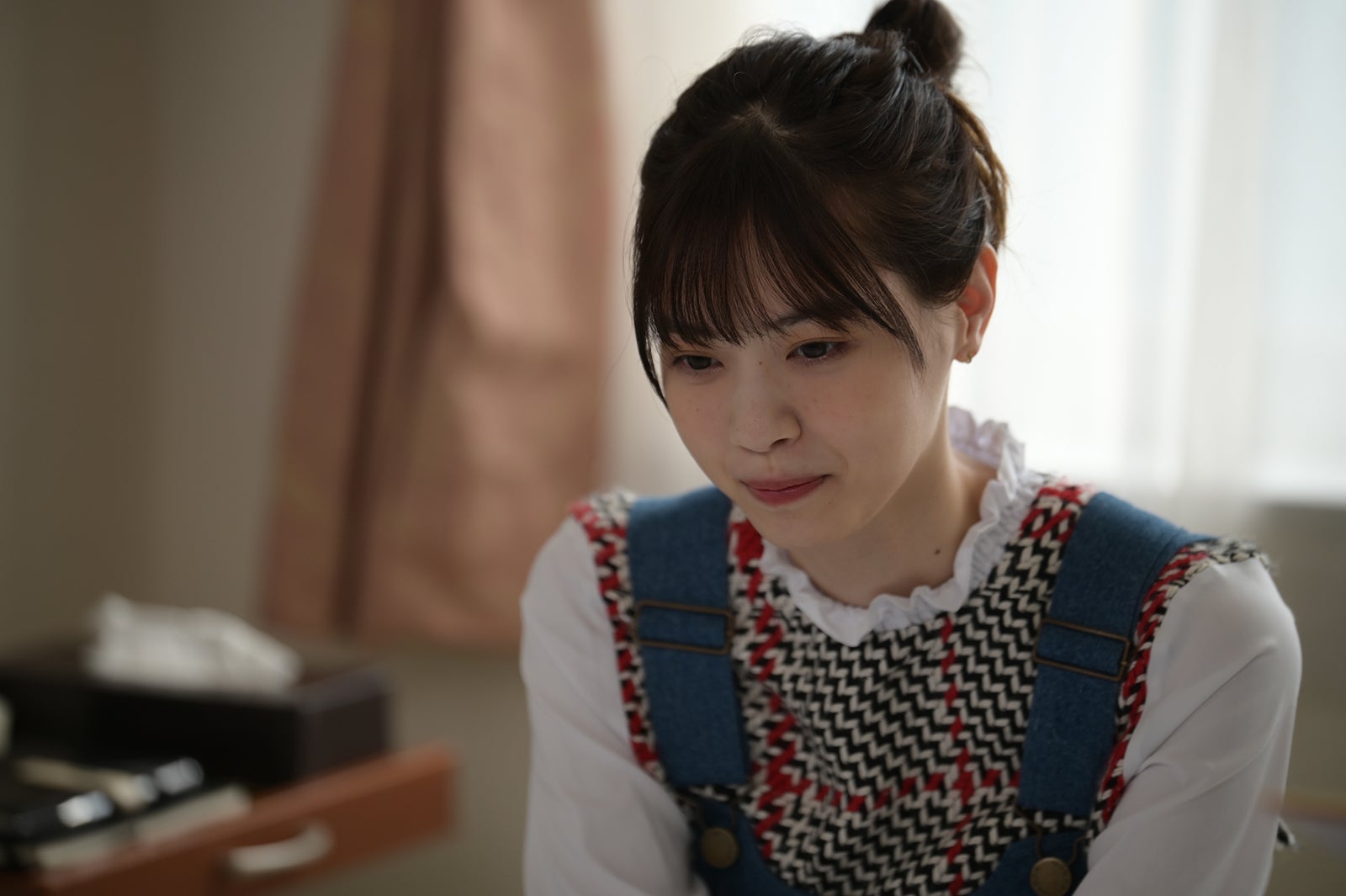 西野七瀬／「言霊荘」第3話より（C）テレビ朝日