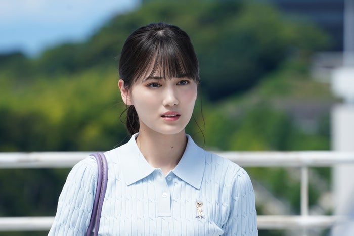 「降り積もれ孤独な死よ」山下美月が制服姿披露 第8話で“森が事件を追う理由”判明【本人コメント】
