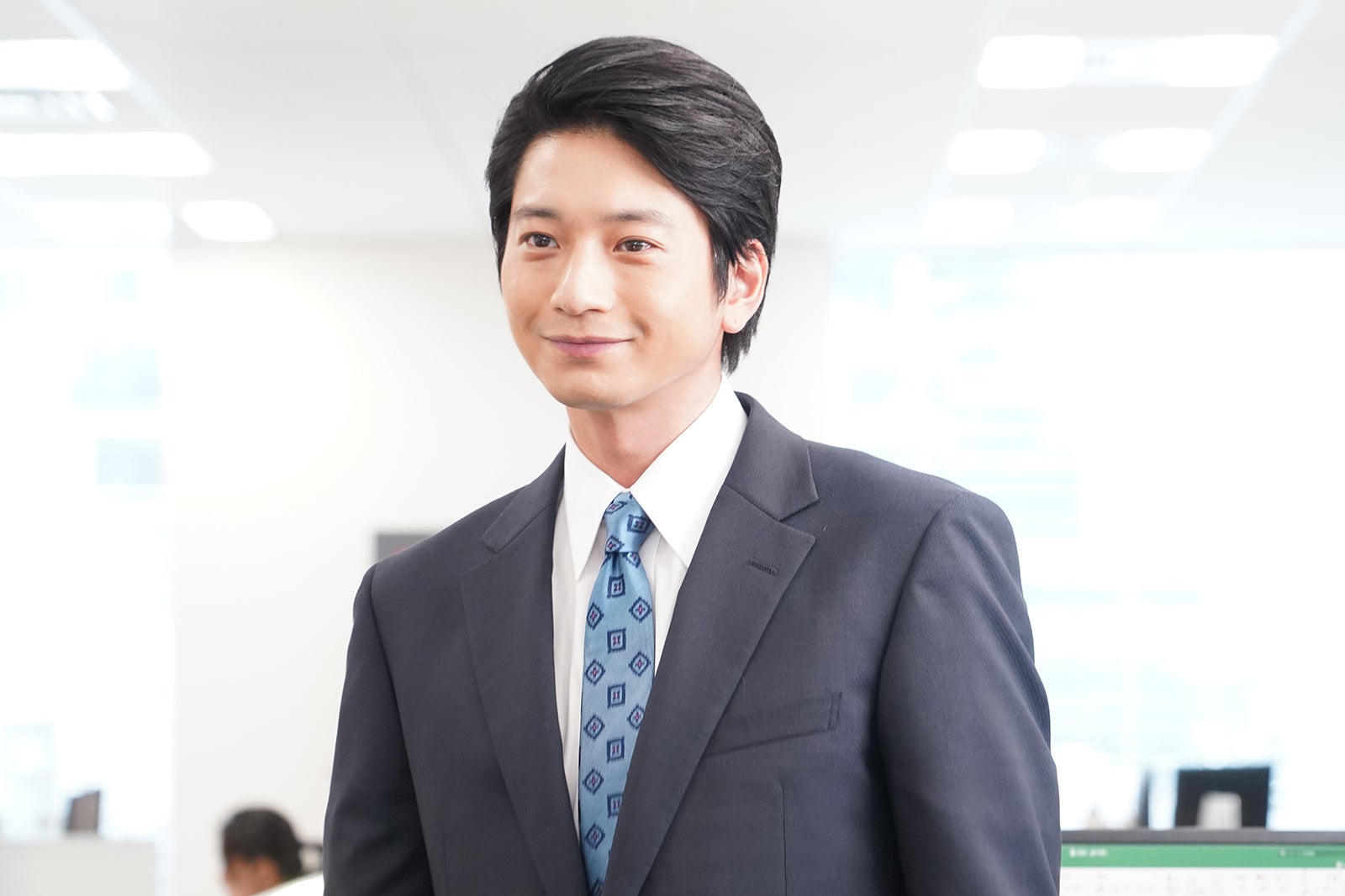 向井理／「悪女（わる）～働くのがカッコ悪いなんて誰が言った？～」第2話より（C）日本テレビ