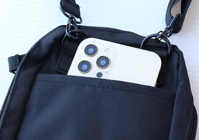 付録　ムック　moz　モズ　多機能スマホショルダーバッグ　背面ポケット　オープンポケット　スマホ