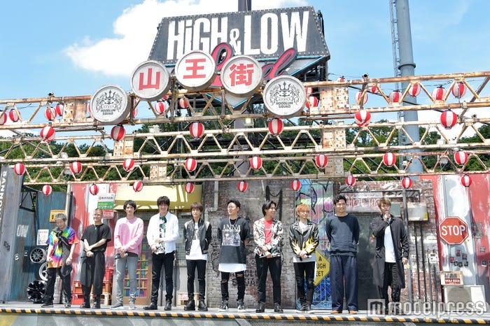 (左から)山本彰吾、岩谷翔吾、町田啓太、鈴木伸之、岩田剛典、山下健二郎、佐藤寛太、佐藤大樹、八木将康、天野浩成(C)モデルプレス