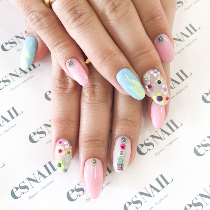 見ているだけでワクワクしちゃう カラフルネイル がやっぱり可愛い モデルプレス