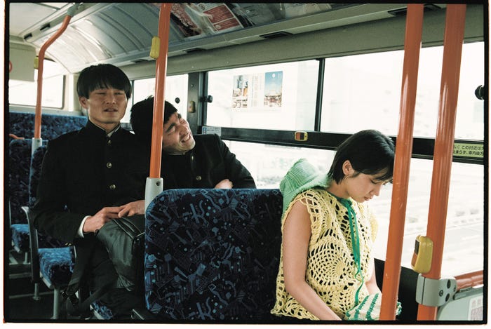 松本穂香×ジャルジャル写真集「アイ アンド ランド」より(C)川島小鳥