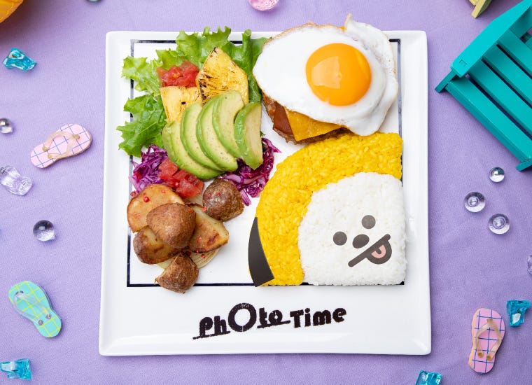 「BT21カフェ」東京・名古屋・大阪で開催、ナイトプール意識のサンデーや爽やかドリンク