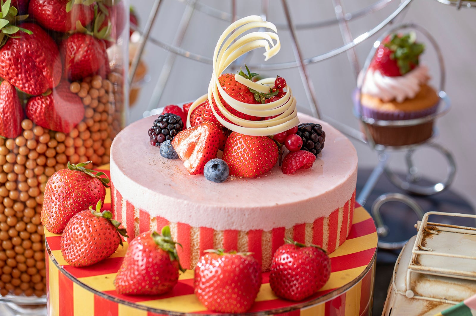 ストロベリー・カーニバル・スイーツビュッフェ／画像提供：コンラッド東京