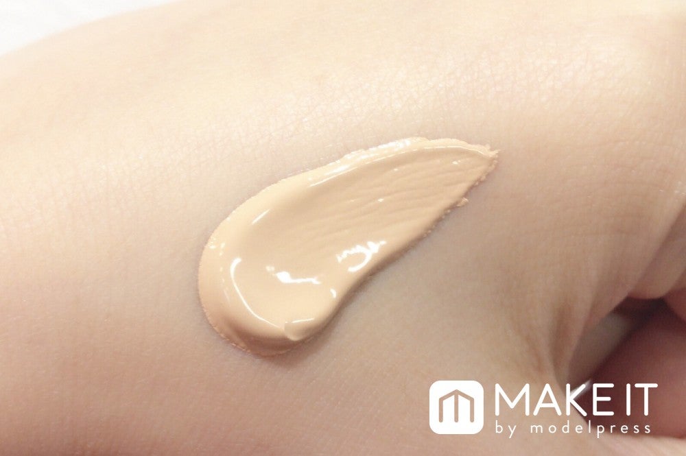 セザンヌ／BBクリーム テクスチャー (C)メイクイット