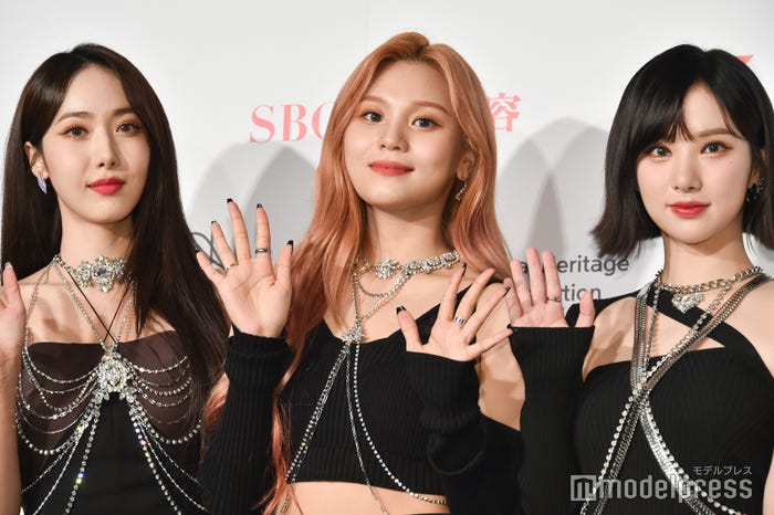 VIVIZ/シンビ、オムジ、ウナ (C)モデルプレス