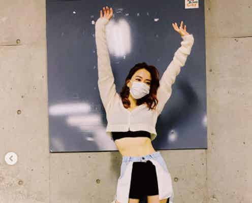 山本舞香の“大胆ダメージデニム”が話題沸騰、ブランドは?BLACKPINK・LISAも着用