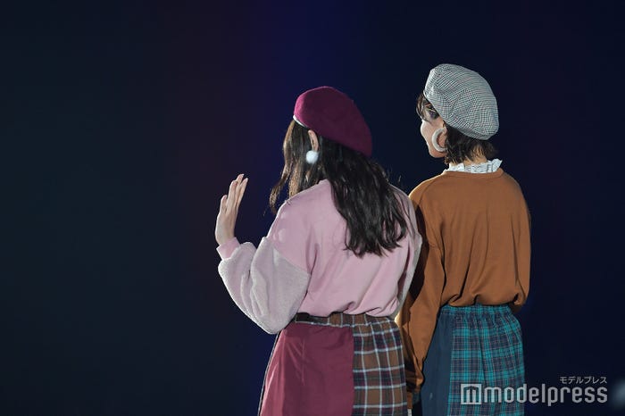 渡辺梨加、渡邉理佐 (C)モデルプレス