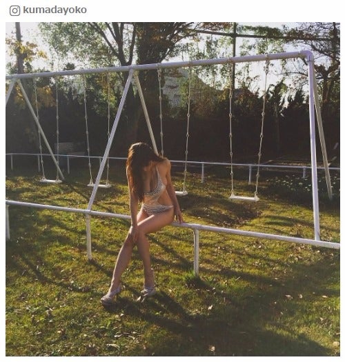熊田曜子、公園での水着ショットが「異空間」「大胆すぎる」と話題
