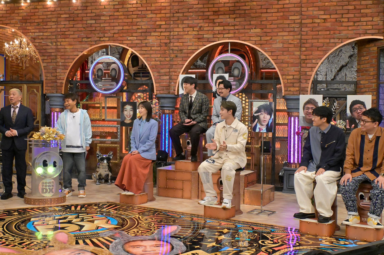 （前列左から）ダウンタウン（松本人志、浜田雅功）、稲森いずみ、與那城奨、ミキ（昴生、亜生）（後列左から）オズワルド（畠中悠、伊藤俊介）（C）読売テレビ