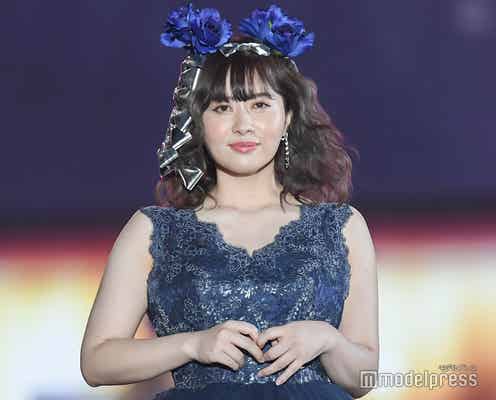 人気YouTuber・エミリン、ドレス姿が儚げで可愛い<関コレ2021A/W>