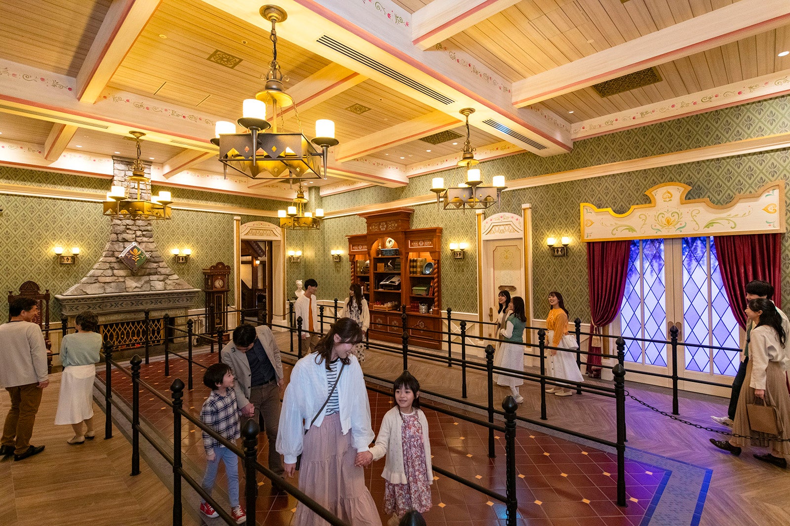 「フローズンキングダム」（C）Disney