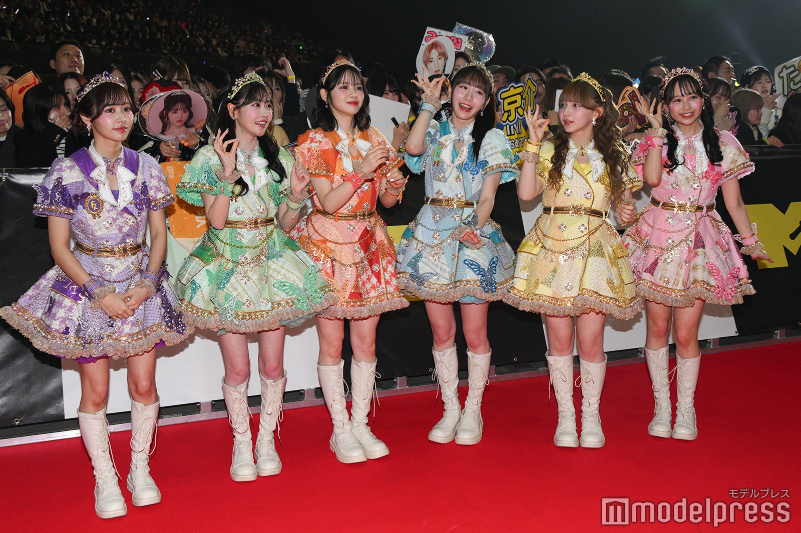 FRUITS ZIPPER／仲川瑠夏、櫻井優衣、鎮西寿々歌、真中まな、早瀬ノエル、松本かれん（月足天音は欠席）（C）モデルプレス