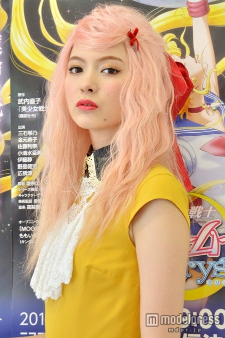 思わず惹きこまれてしまう妖艶な美貌