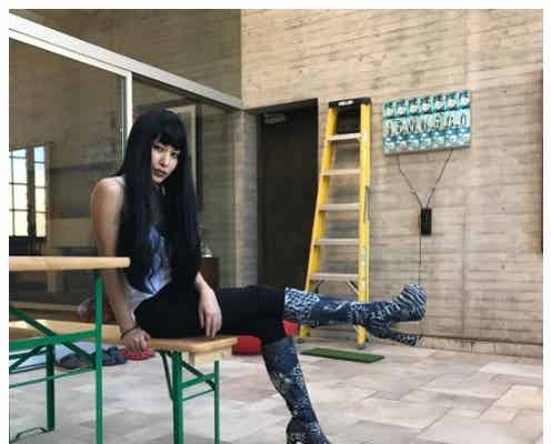 中島美嘉、懐かしの“黒髪ロング”ショットに反響「しっくりくる」「美しい」