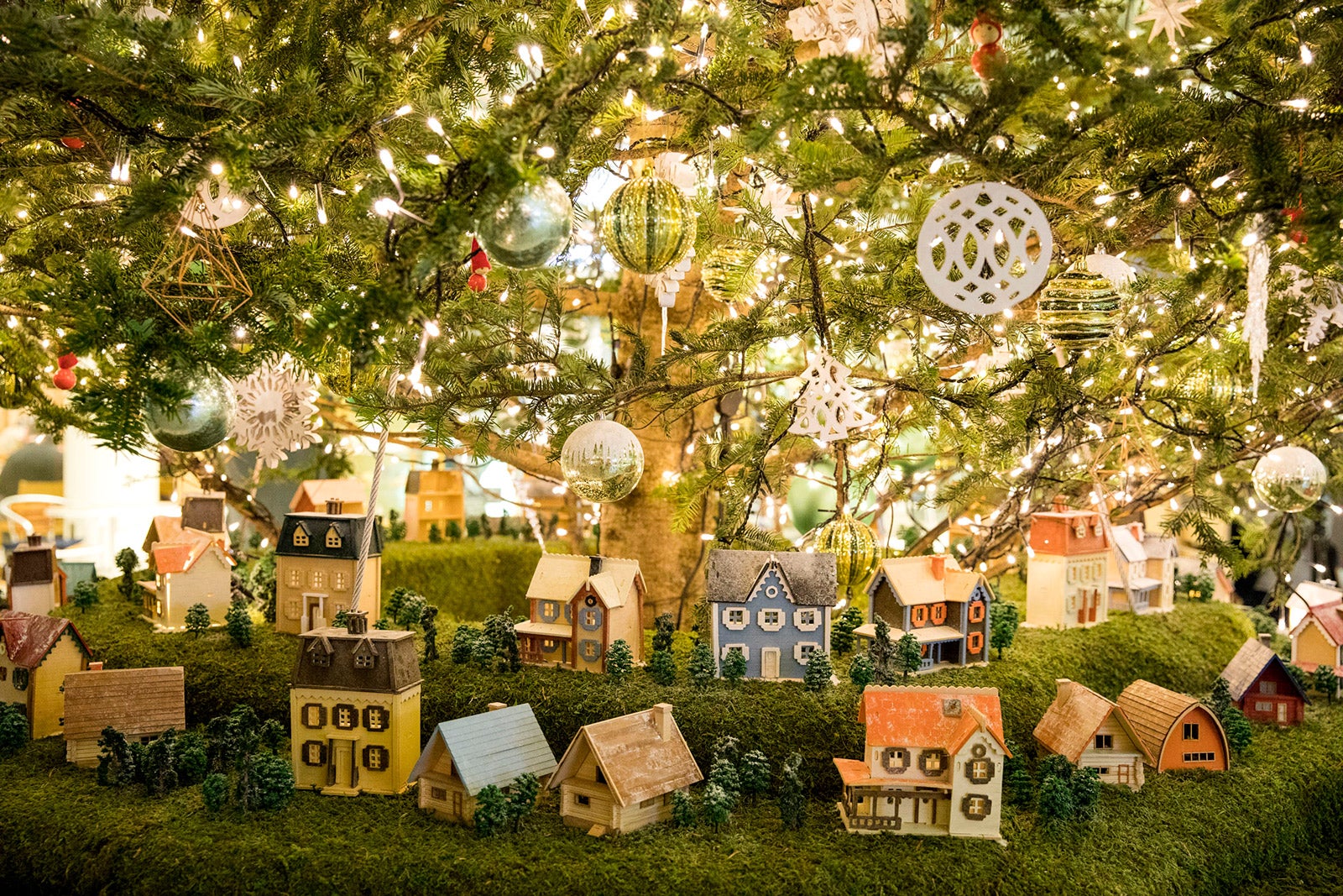 クリスマスムード漂う横浜で野外映画上映会　あったかフード＆ドリンクも味わえる