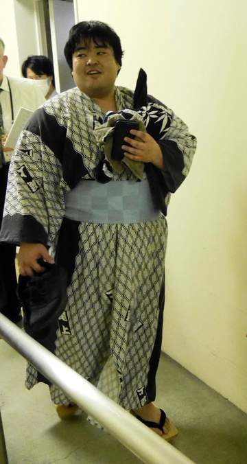 海上自衛隊から大相撲入りへ、174キロの宇座寿音「食べられるだけ食べたい」運動能力検査を通過