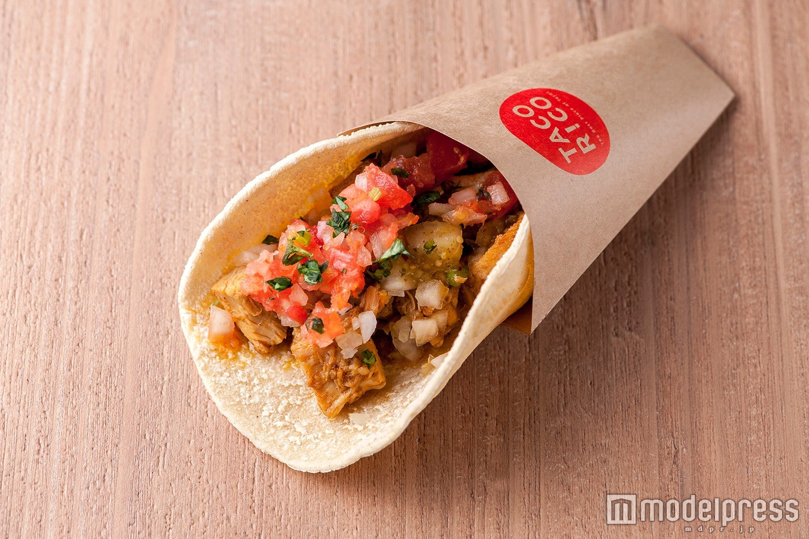 チキンタコス300円／画像提供：アークヒルズ