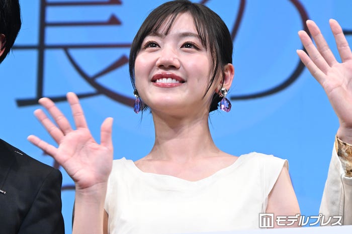 佐々木美玲(C)モデルプレス