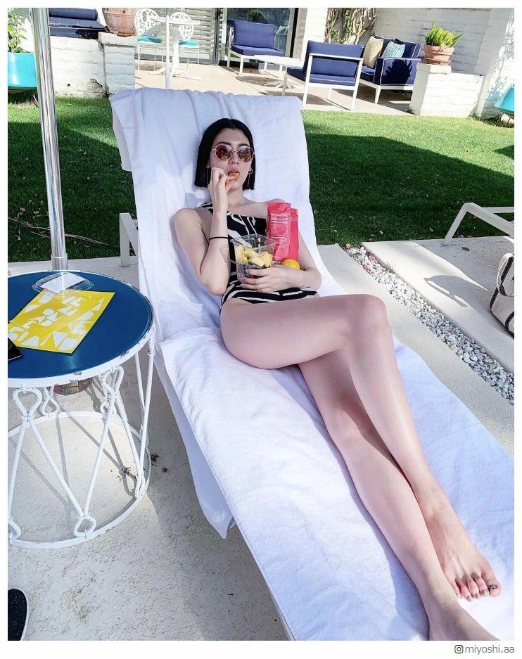 三吉彩花、水着姿で圧巻美脚あらわ「レベルが違う」「美しすぎ」と視線集中