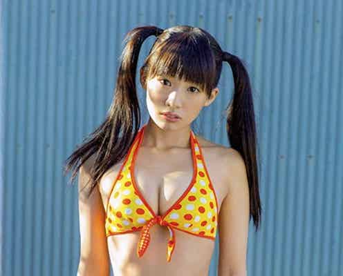 「Popteen」ぴかりん、美バスト際立つビキニショットを披露