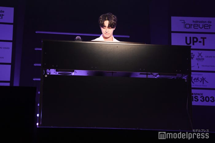 1次審査でピアノを披露した谷原七音さん(C)モデルプレス