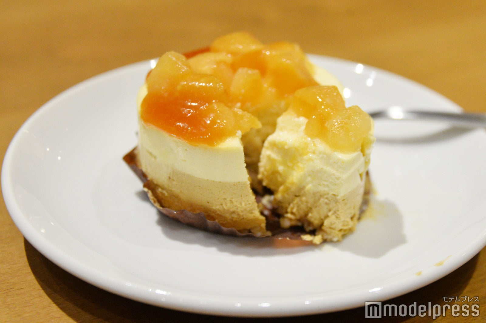 洋なしとキャラメルの紅茶ケーキ（C）モデルプレス