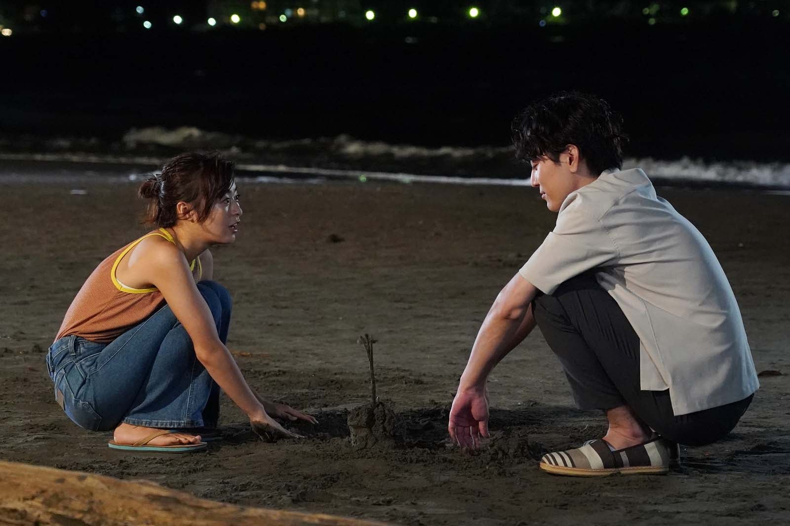 森七菜、間宮祥太朗「真夏のシンデレラ」第6話より（C）フジテレビ