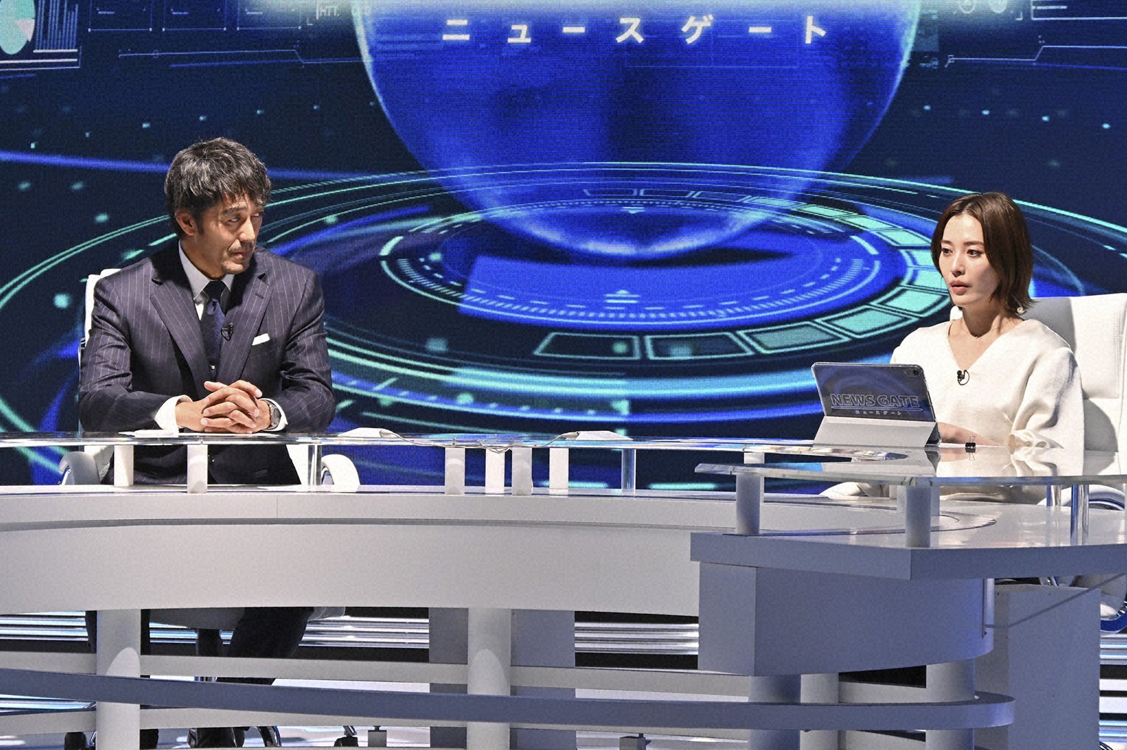 阿部寛、月城かなと「キャスター」第2話（C）TBS