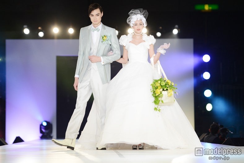 イーラン（右）