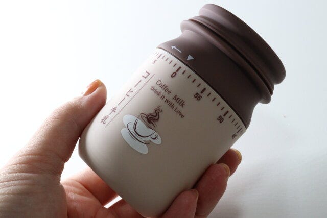 ダイソーのアナログキッチンタイマー（コーヒー牛乳）のビジュアル