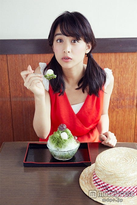 2015山本美月カレンダー/画像提供:小学館