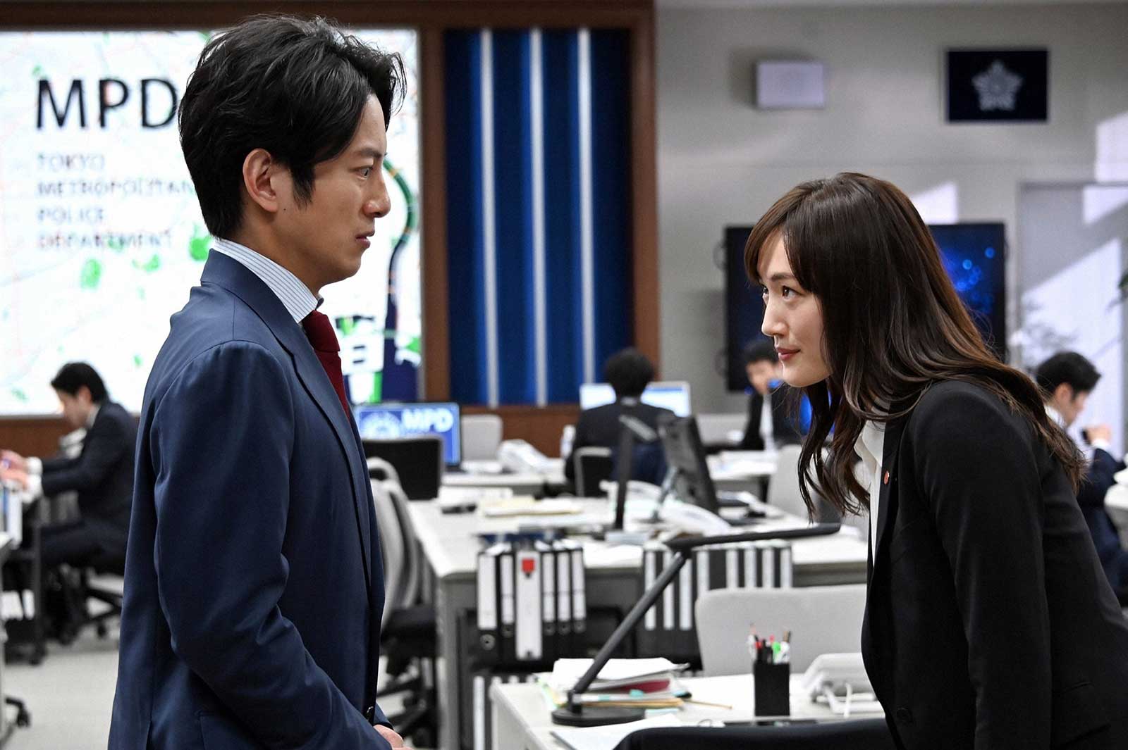 溝端淳平、綾瀬はるか「天国と地獄 ～サイコな2人～」第3話より（C）TBS