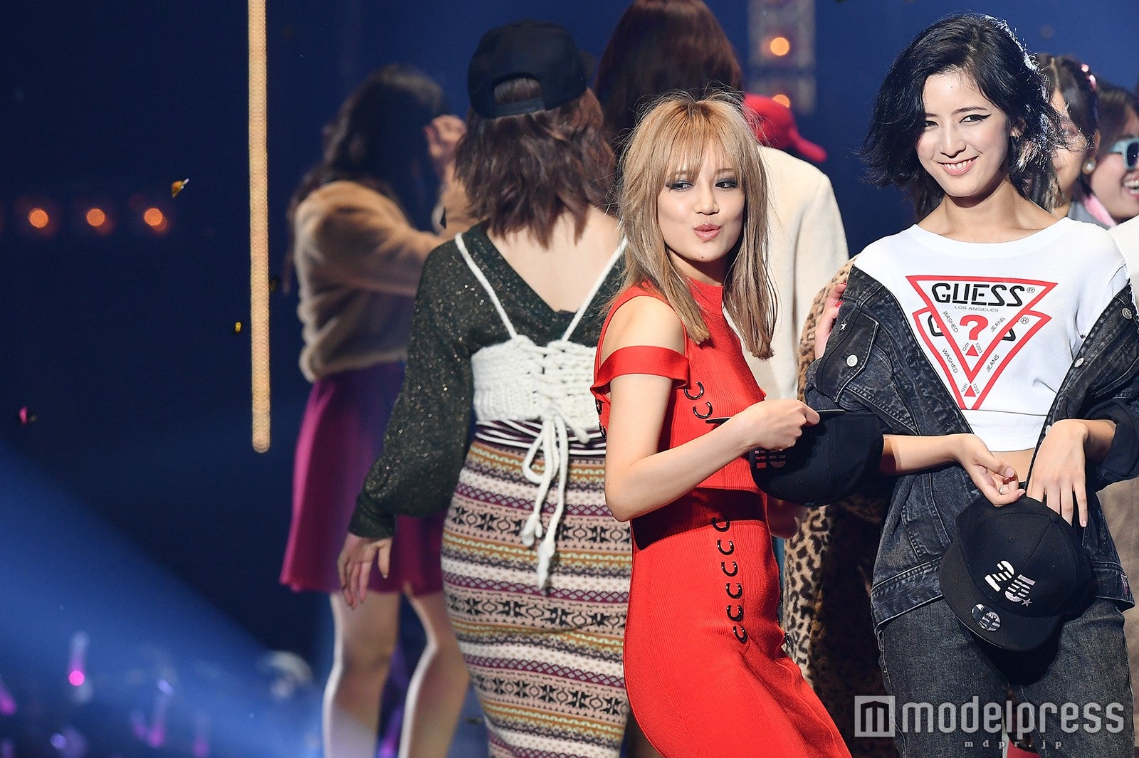 ShuuKaRen（藤井夏恋、藤井萩花）は11月10日に配信リリースを控えている。 （C）モデルプレス／「東京ガールズコレクション 2017 AUTUMN／WINTER」