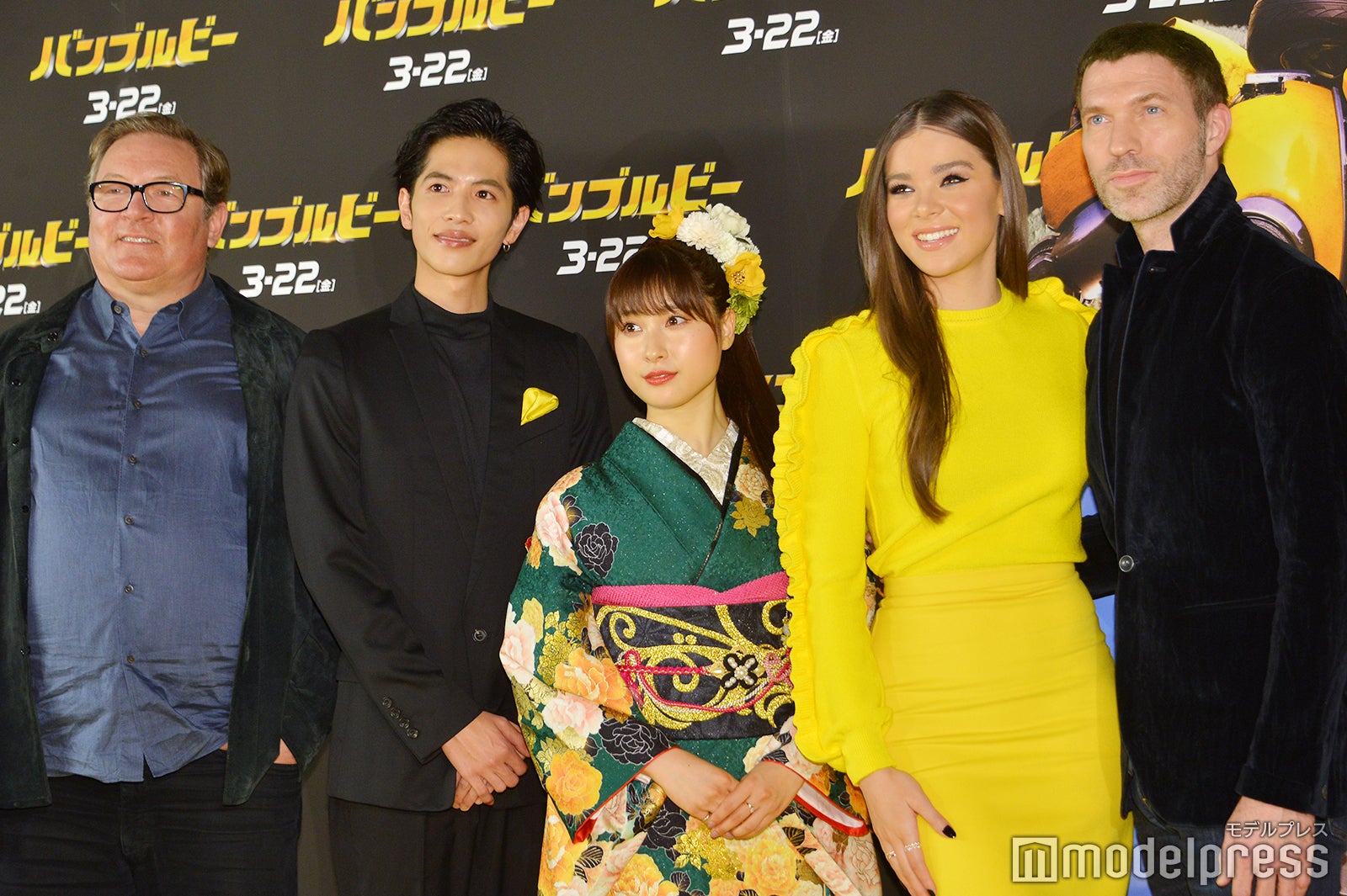 （左から）ロレンツォ・ディ・ボナヴェンチュラ氏 、志尊淳、土屋太鳳、ヘイリー・スタインフェルド、トラヴィス・ナイト監督（C）モデルプレス