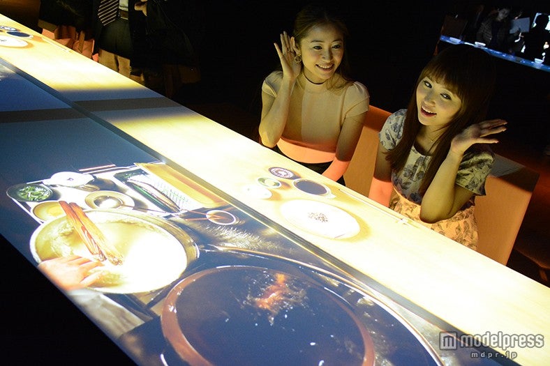 天ぷらを揚げる音まで忠実に再現したバーチャルカウンター「美食音響カウンター」