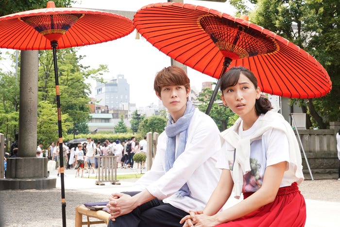 宮沢氷魚・杏/「偽装不倫」第2話より(C)日本テレビ