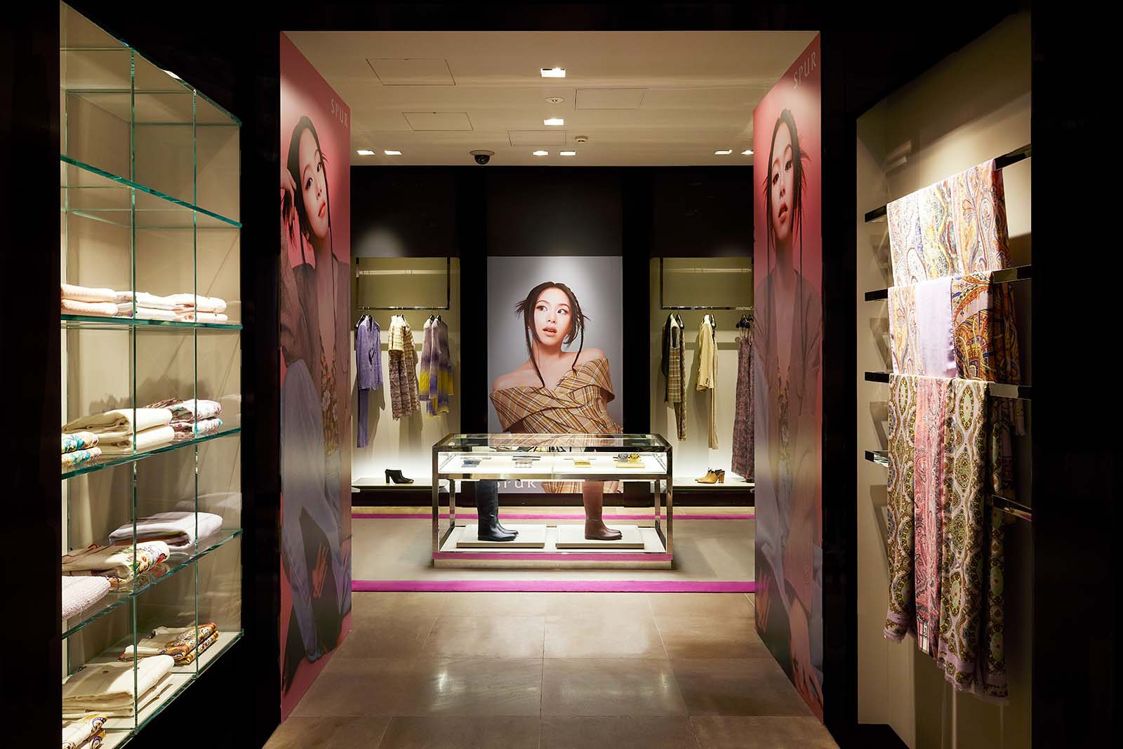 エトロ銀座本店（提供写真）