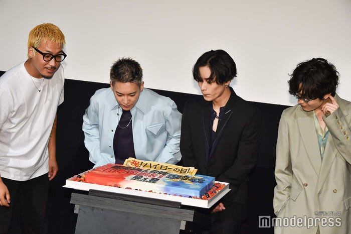 THE RAMPAGE川村壱馬&BE:FIRST三山凌輝ら、サプライズ登場もまさかの“サプライズ返し”「ハイローの日」祝福<HiGH&LOW THE WORST X>