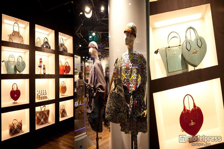 モダンかつカジュアルなアイテムが揃う