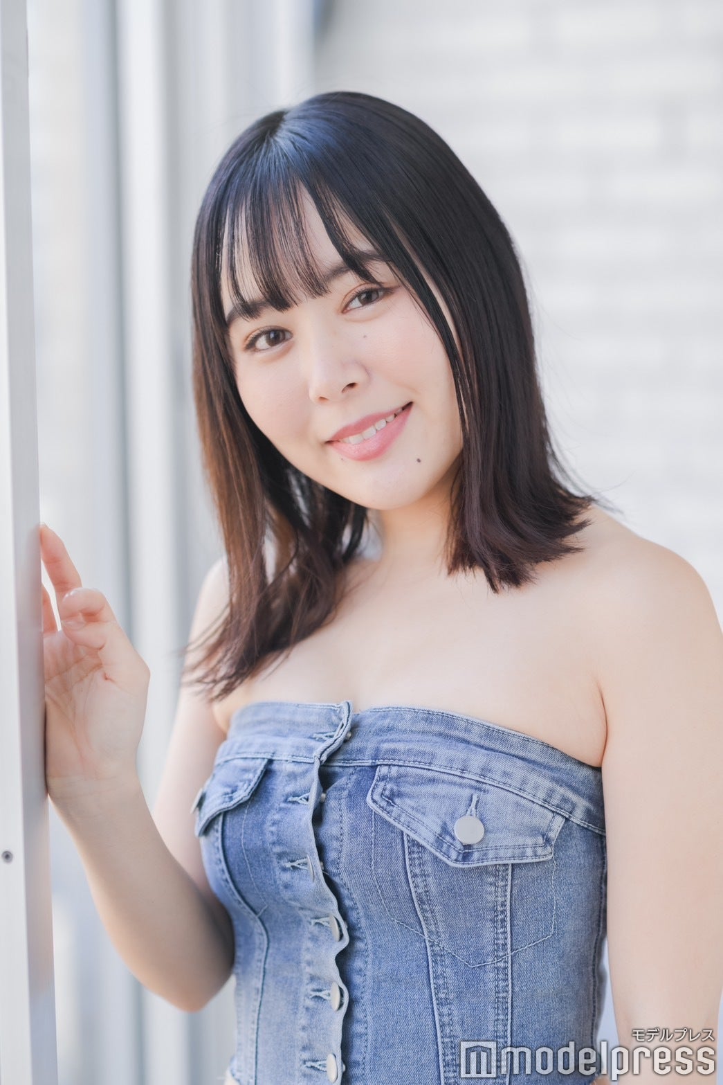 “ちょうどいい女”として話題のちひろ、脱サラ後SNSで人気→グラビア写真集発売まで遂げたヒストリー【モデルプレスインタビュー】