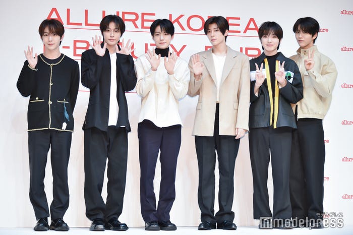NCT WISH(左から)リョウ、サクヤ、リク、シオン、ユウシ、ジェヒ(C)モデルプレス