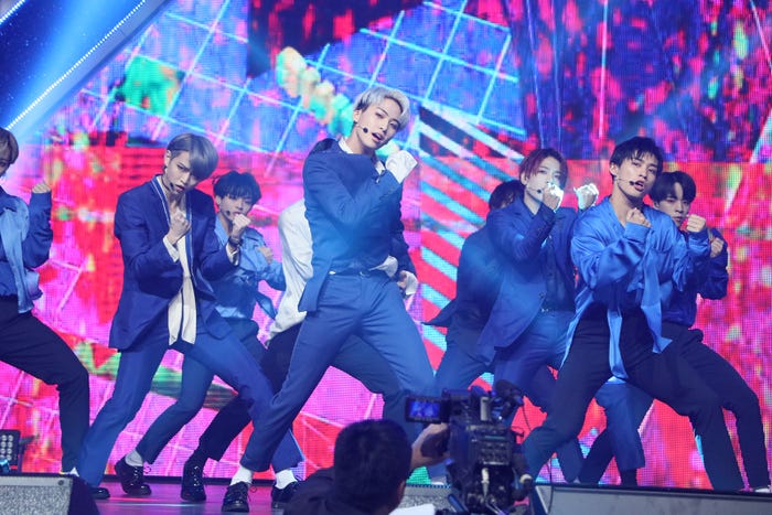 デビュー評価「YOUNG」ステージ「PRODUCE 101 JAPAN」最終回(C)LAPONE ENTERTAINMENT