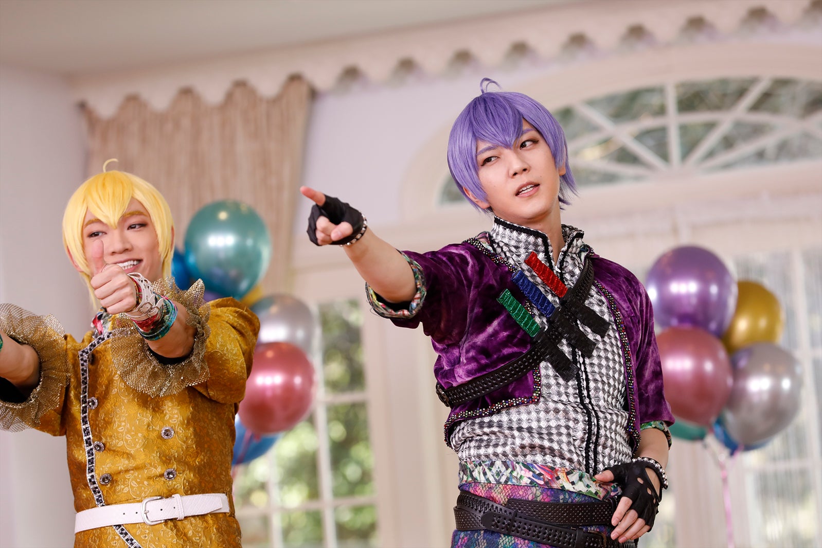 舞台『おそ松さんon STAGE～SIX MEN’S SHOW TIME～』F6の『Fo6ow Your Dreams！！！！！！』MV撮影より（C）赤塚不二夫／「おそ松さん」on STAGE製作委員会2020