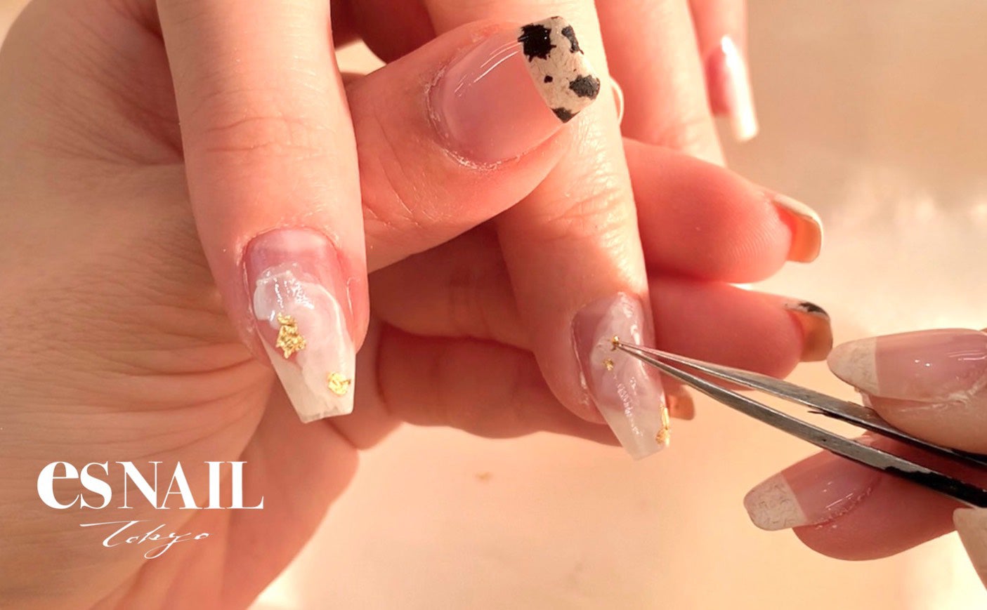 金箔をランダムにオン（画像提供：esNAIL）