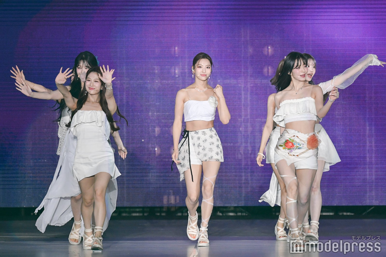 （C）モデルプレス