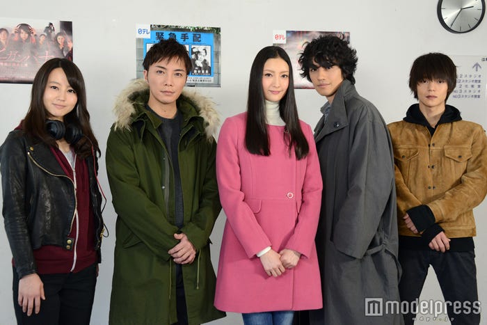 カメオ出演の発表会見(左から)堀北真希、成宮寛貴、菜々緒、斎藤工、窪田正孝(C)モデルプレス